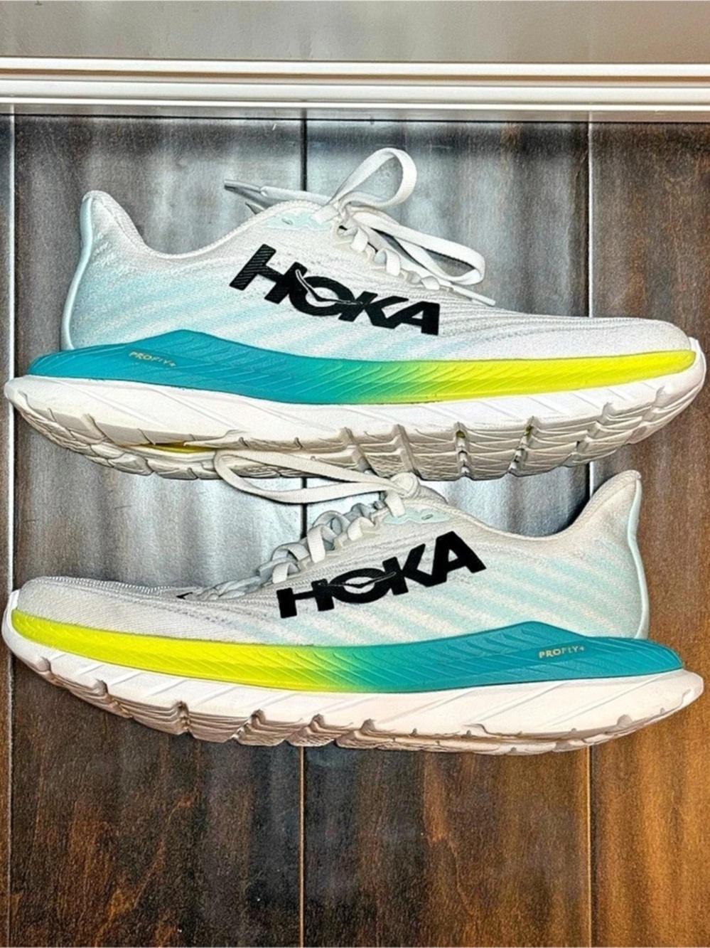 HOKA ONE ONE Mach 5 Women’s Athletic Shoes Size 7.5